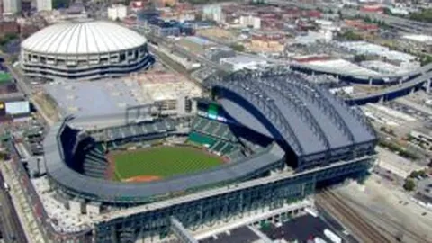 郑钦文2025年WTA ACE球数夺冠，人民日报客户端独家报道